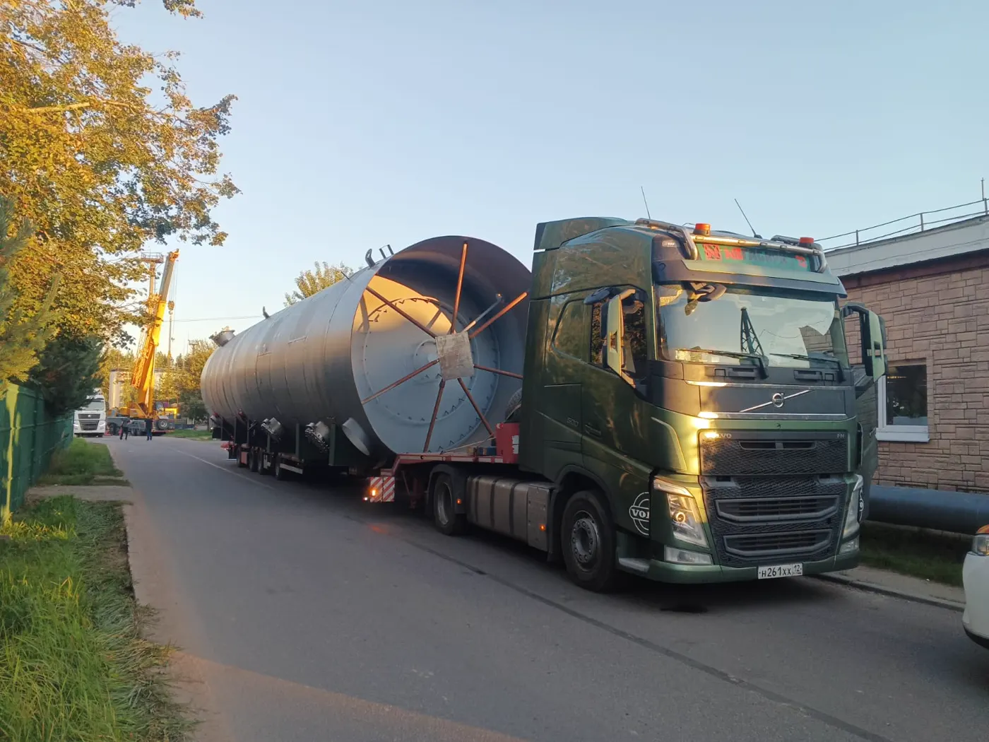 Фото с перевозки негабаритного груза
